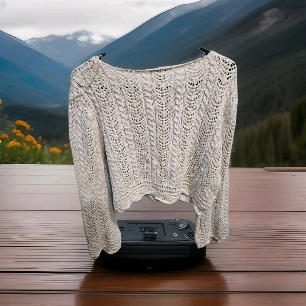 Eyelet Crochet Beige Cropped Junior XL . Cottagecore whimsical Festival Y2k